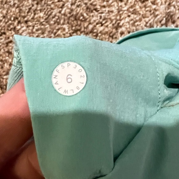 Lululemon Spring Break Away Short *4-way Stretch 3" Washed Marsh - Picture 3 of 3